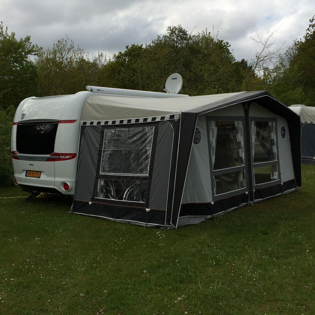 Voortent Isabella, Caravans en Kamperen, Voortenten en Luifels, Ophalen, Zo goed als nieuw