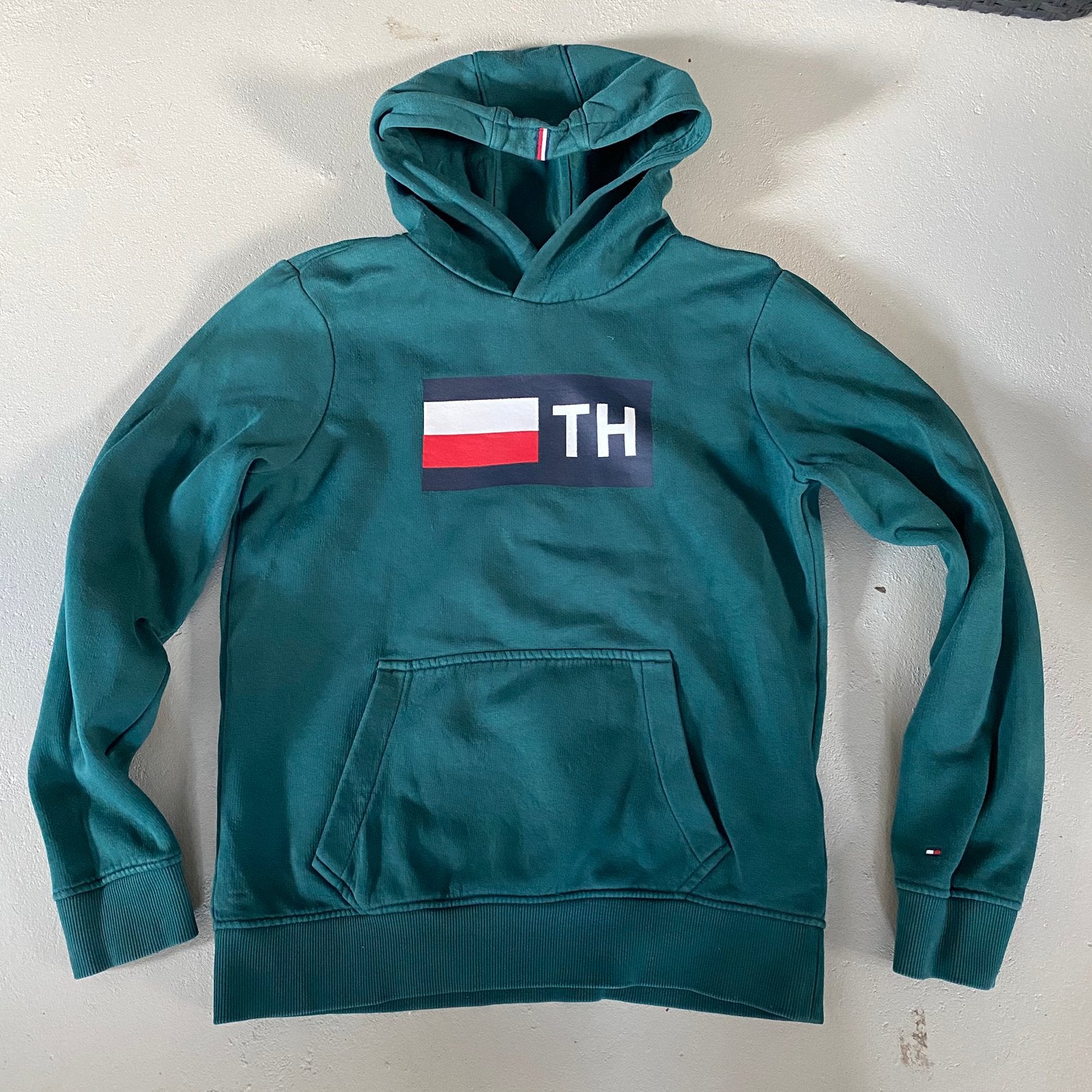 Mooie groene hoodie van Tommy Hilfiger maat 164, Verzenden, Zo goed als nieuw, Jongen, Trui of Vest
