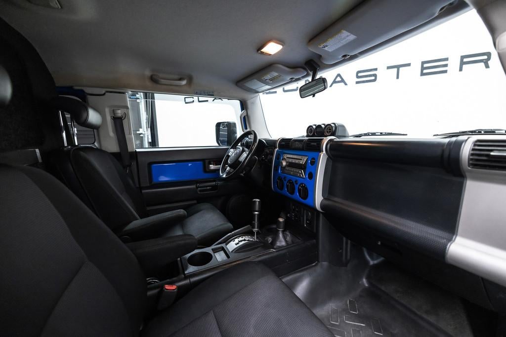 Toyota FJ Cruiser VVT-i V6 Fiscale waarde € 8.000,- Grijs, Auto's, Toyota, Automaat, Stof, Gebruikt, Blauw