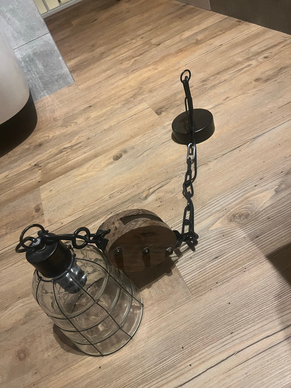 Industriële hanglamp met katrol en glazen kap, Ophalen, Zo goed als nieuw, Glas, E27 (groot)