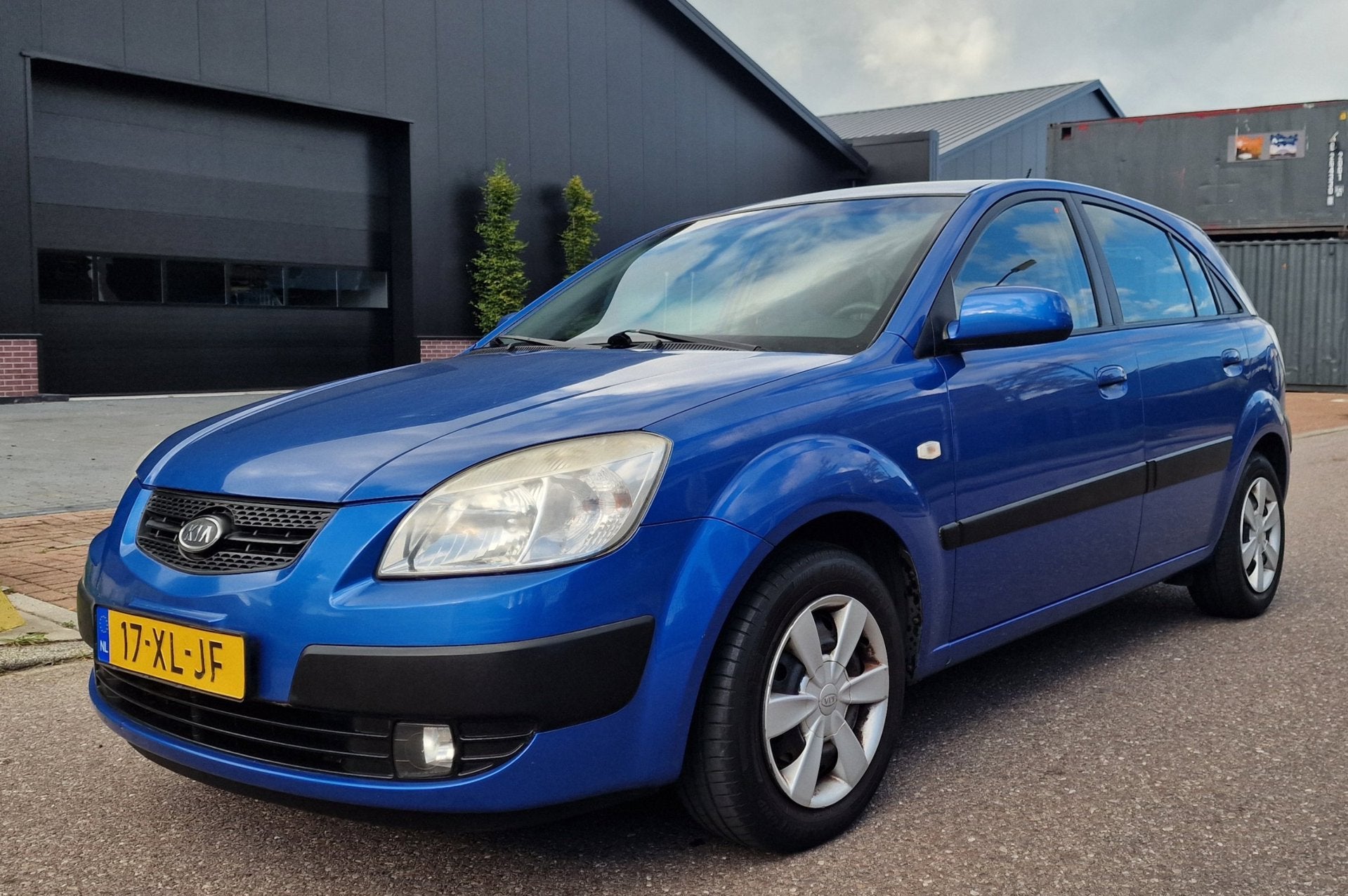 Kia Rio 1.4 X-tra NAVIGATIE AIRCO TREKHAAK 2 X SLEUTELS, Auto's, Voorwielaandrijving, Gebruikt, 4 cilinders, 49 €/maand