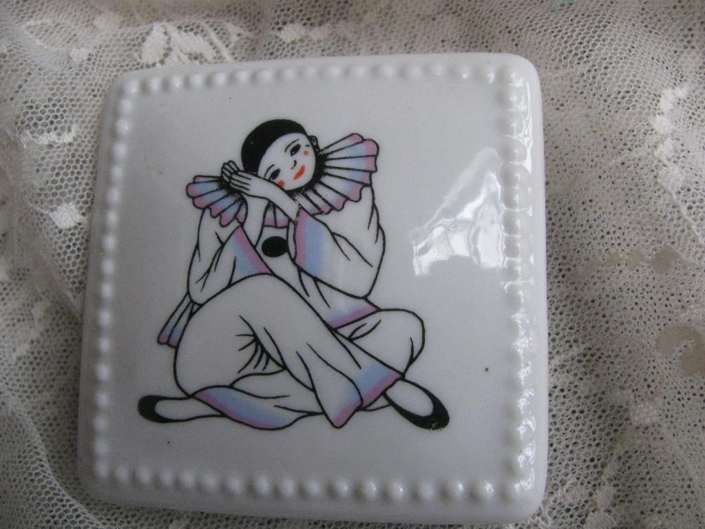 Vintage Yves Rocher Sieraden Doosje met Pierrot - 6 x 6.5 cm, Antiek en Kunst, Verzenden