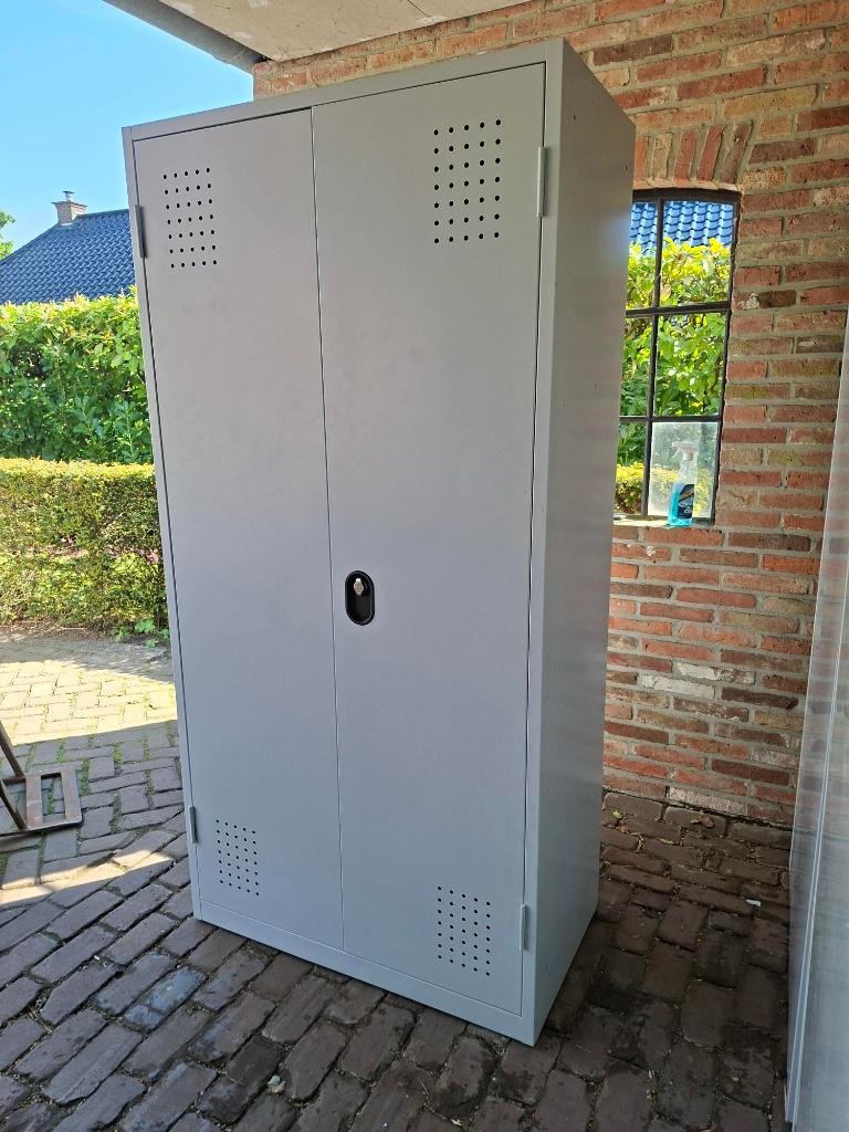 Zeer nette metalen archiefkast, lockerkast, magazijnkast!, Ophalen, Zo goed als nieuw, 25 tot 50 cm, Metaal