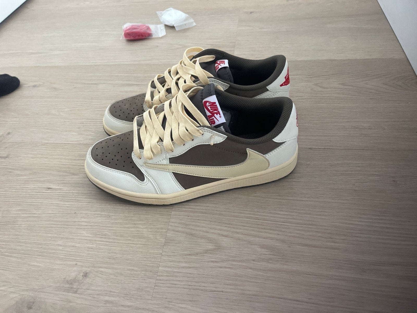 Nike Jordan Travis Scott Reverse Mocha, Ophalen of Verzenden, Zo goed als nieuw, Bruin, Sneakers of Gympen
