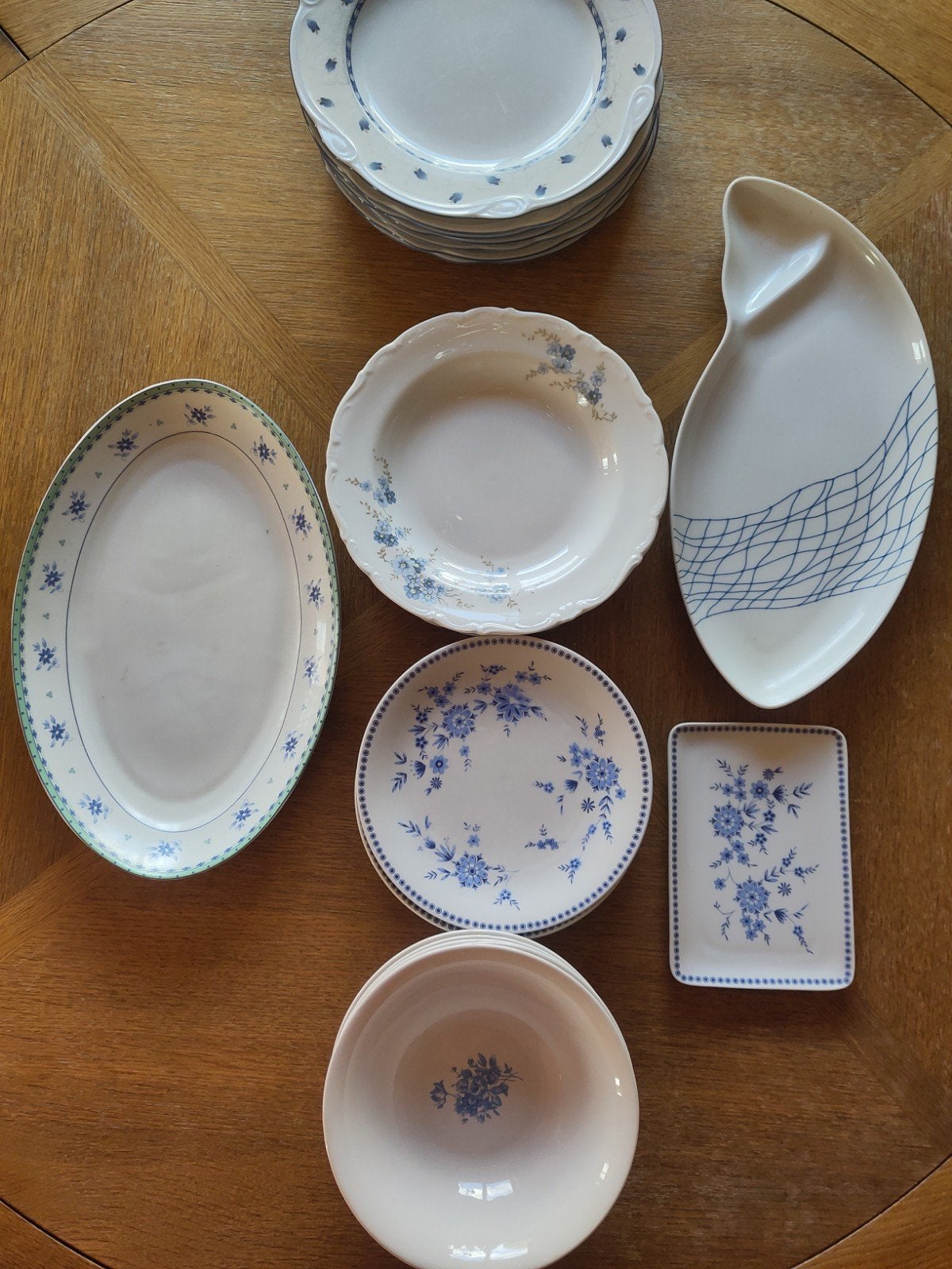Vintage borden en schalen mix&match wit blauw bloemenmotief, Antiek en Kunst, Ophalen