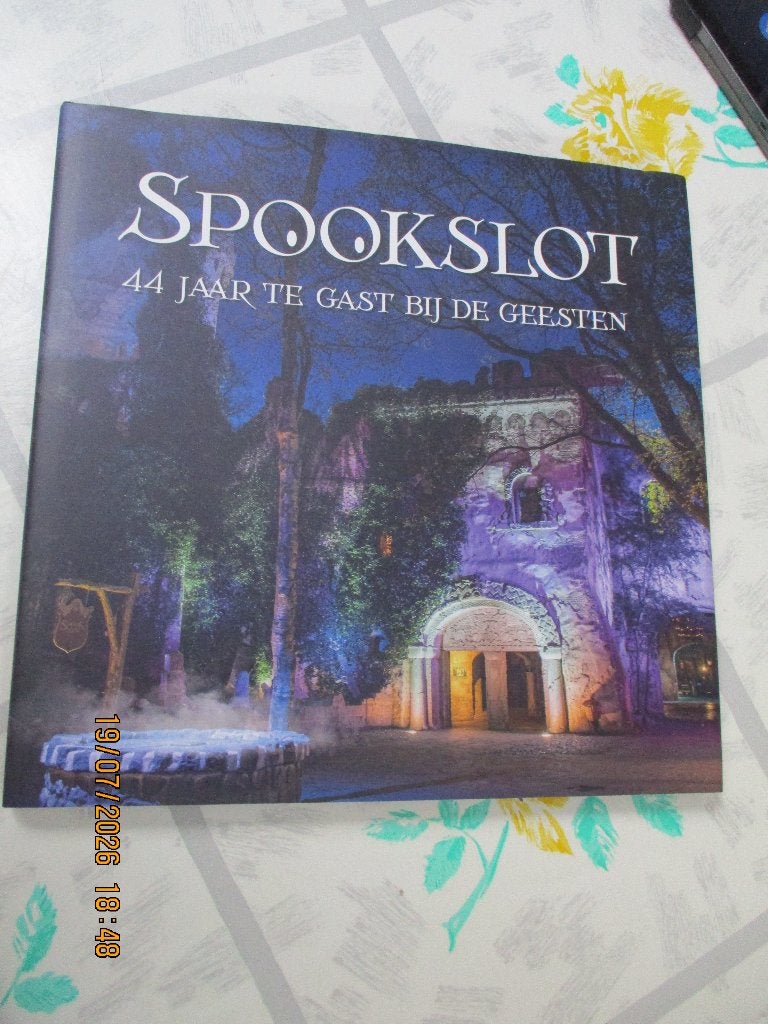 efteling  boek spookslot 44 jaar bij de geesten, Ophalen of Verzenden, Nieuw, Overige typen