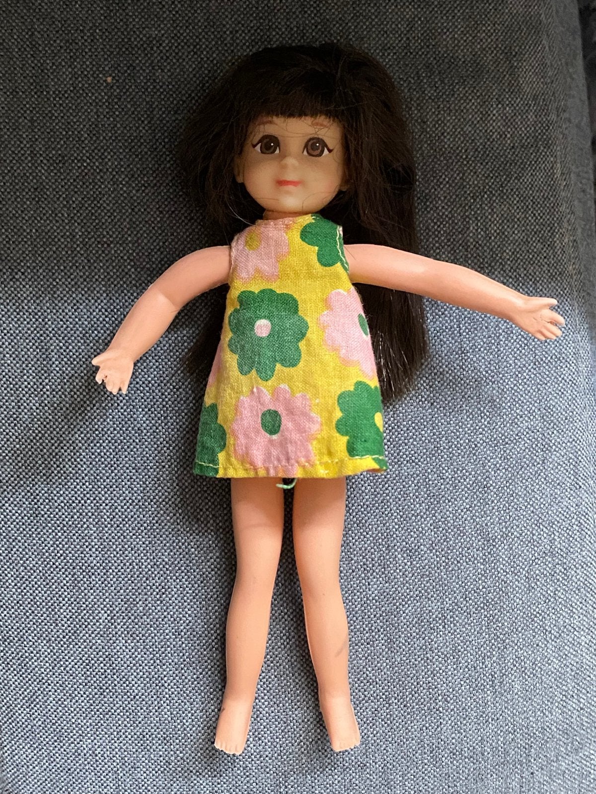 Vintage Barbie Tutti Chris 65 Japan in originele jurk Mattel, Verzamelen, Poppen, Ophalen of Verzenden, Zo goed als nieuw, Kleertjes
