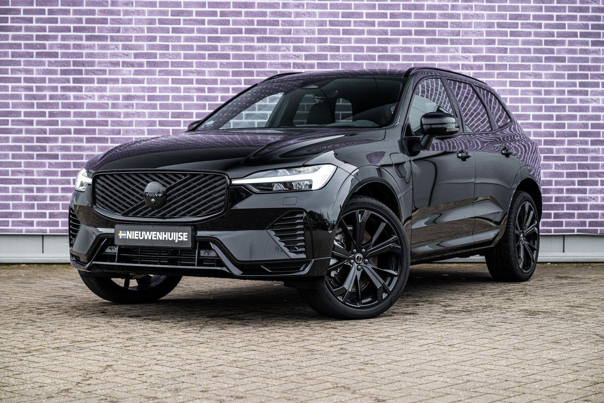 Volvo XC60 2.0 T6 Plug-in Hybrid AWD Ultra Black Edition | P, Auto's, Gebruikt, Euro 6, 4 cilinders, Zwart