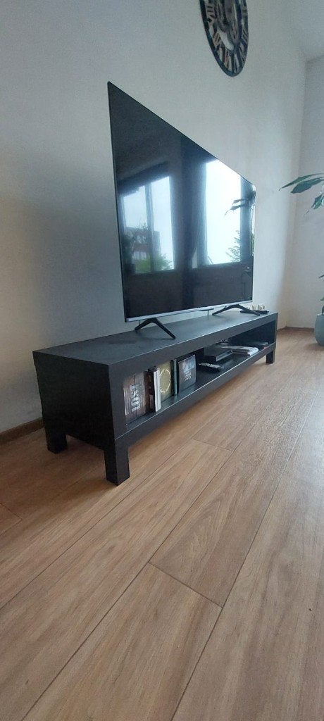 IKEA Lack TV Meubel Zwart/Bruin, Ophalen, 150 tot 200 cm, Zo goed als nieuw, Minder dan 100 cm