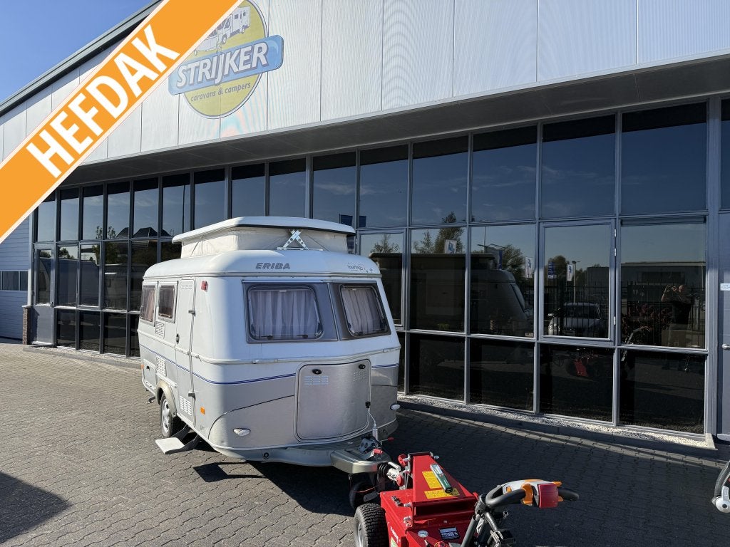 Eriba Touring Triton 430 GT Bed/Zit + WC + Zit 780KG leeg !!, Caravans en Kamperen, Bedrijf, Treinzit, 4 tot 5 meter, Eriba
