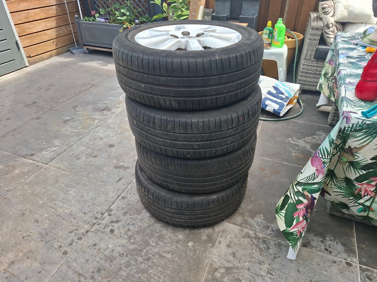 4 x banden met velgen van toyota auris.maat 205x55x16, Ophalen, Gebruikt, 16 inch, Banden en Velgen