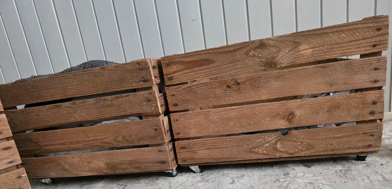 Houten kistjes op wieltjes - set van 3, Huis en Inrichting, Woonaccessoires | Kisten, Ophalen of Verzenden, Minder dan 50 cm