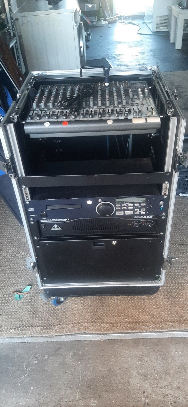 Behringer mengpaneel in flightcase met apparatuur, Muziek en Instrumenten, Mengpanelen, Ophalen, Gebruikt, 10 tot 20 kanalen, Microfooningang