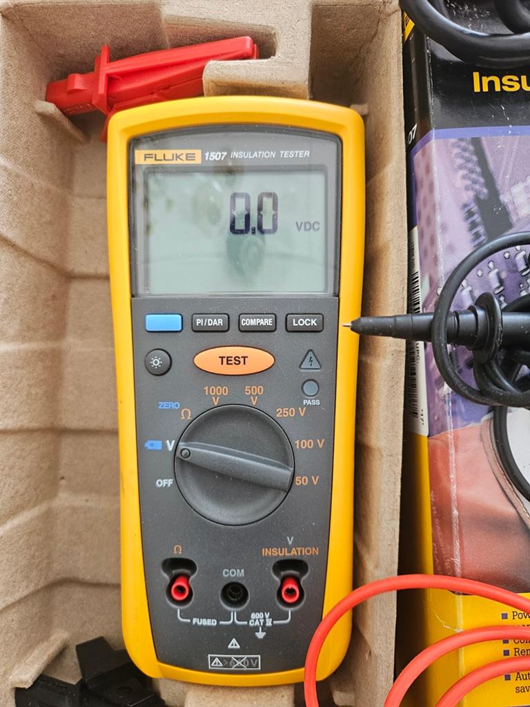 Fluke 1507 Isolatietester - Nieuwstaat, Ophalen of Verzenden, Zo goed als nieuw, Multimeter