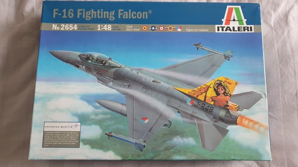 Italeri 1/48 F-16 Klu Leeuwarden 323 Sqn Diana, Hobby en Vrije tijd, Modelbouw | Vliegtuigen en Helikopters, Nieuw, Vliegtuig