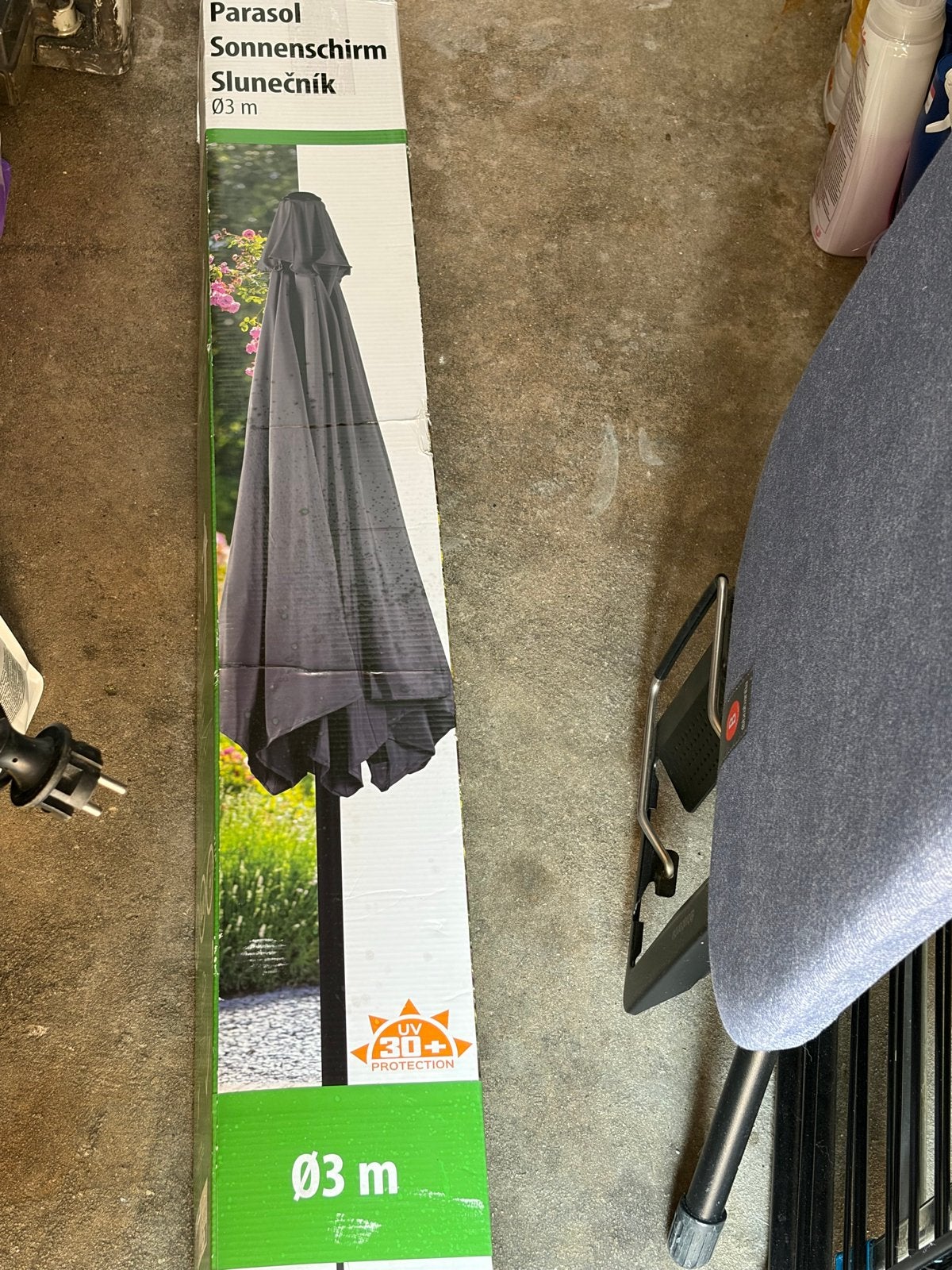 Nieuwe Antracietkleurige Parasol - 3 meter, Tuin en Terras, Ophalen of Verzenden, Nieuw, 2 tot 3 meter, Stokparasol