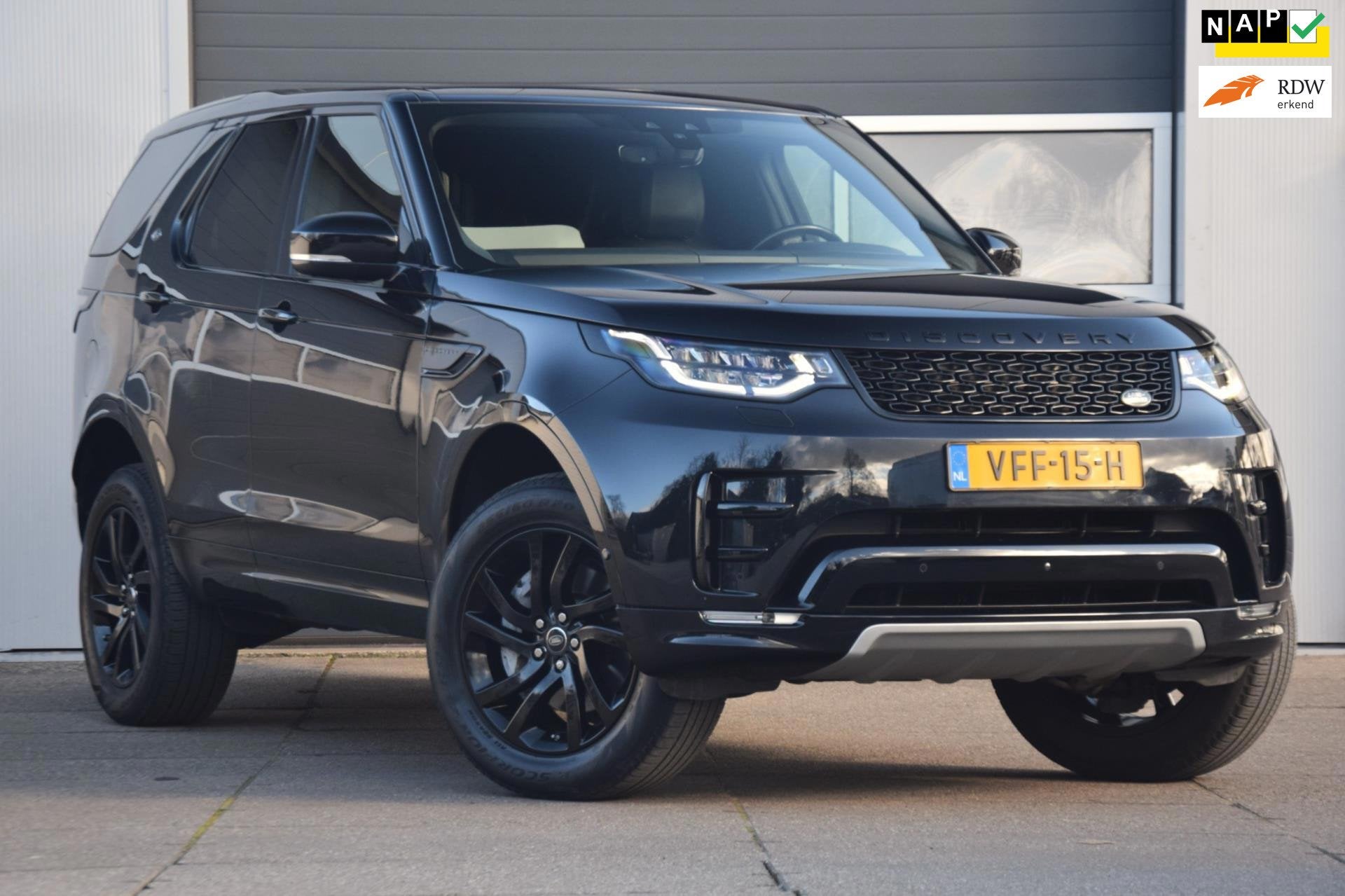 Land Rover Discovery 3.0 Sd6 HSE Luxury TREHAAK/OPENDAK/LEER, Auto's, 2993 cc, Zwart, Bedrijf, Diesel