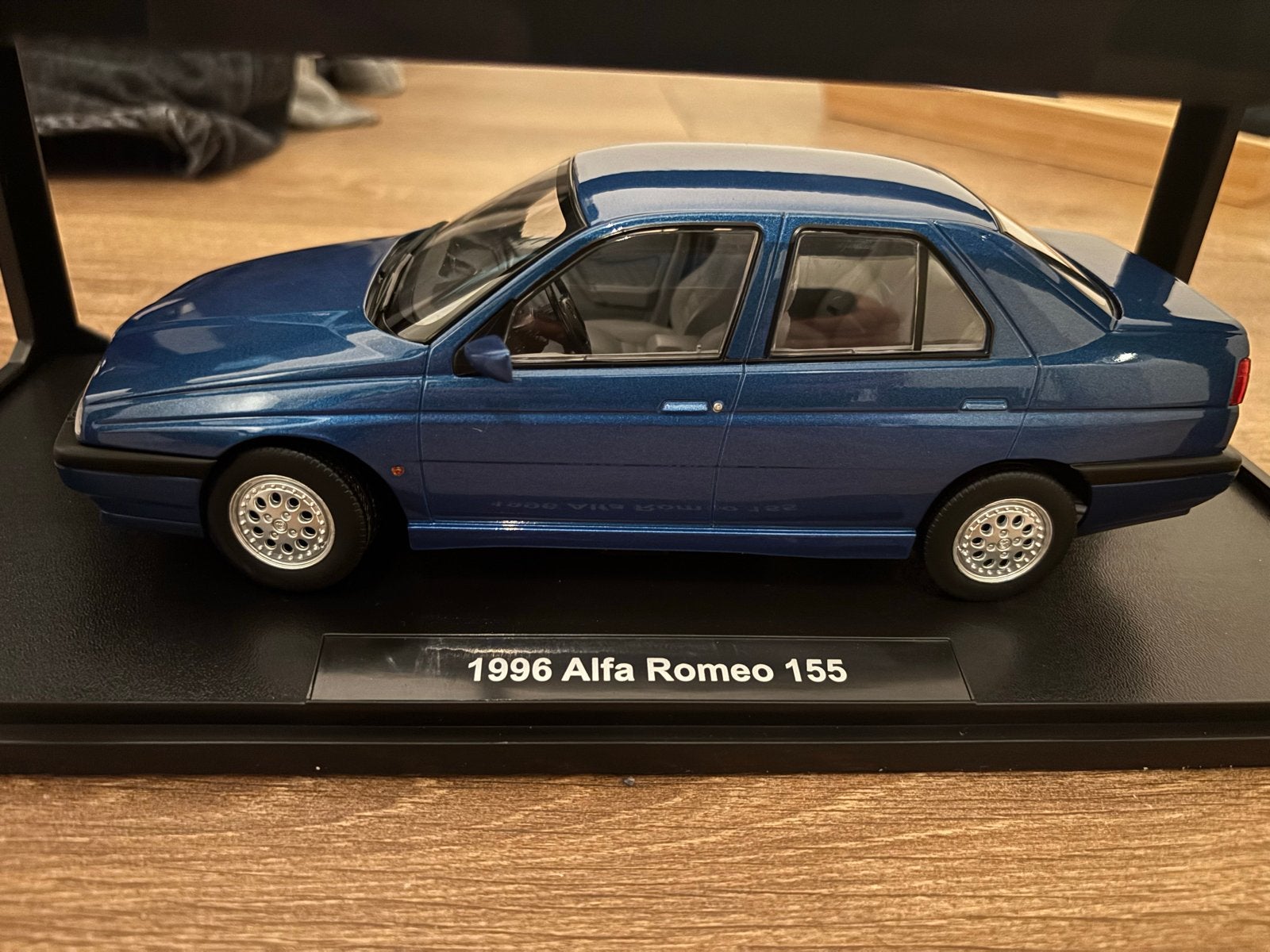 1:18 Schaalmodel 1996 Alfa Romeo 155 - Nieuw in doos, Hobby en Vrije tijd, Modelauto's | 1:18, Ophalen of Verzenden, Nieuw, Auto