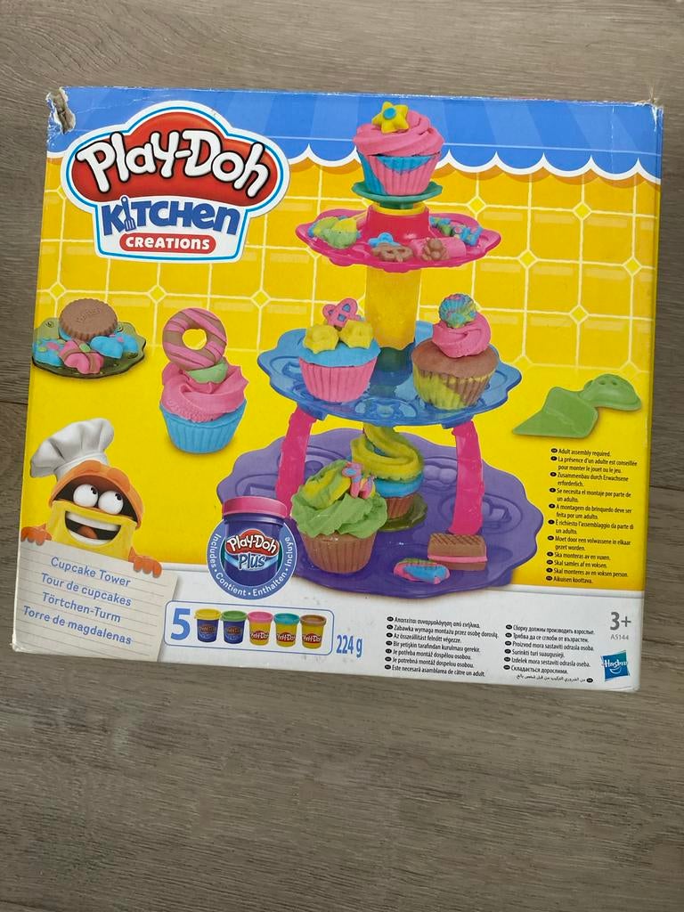 Play-Doh Kitchen Creations Cupcake Toren Speelset, Ophalen of Verzenden, Zo goed als nieuw, Knutselen