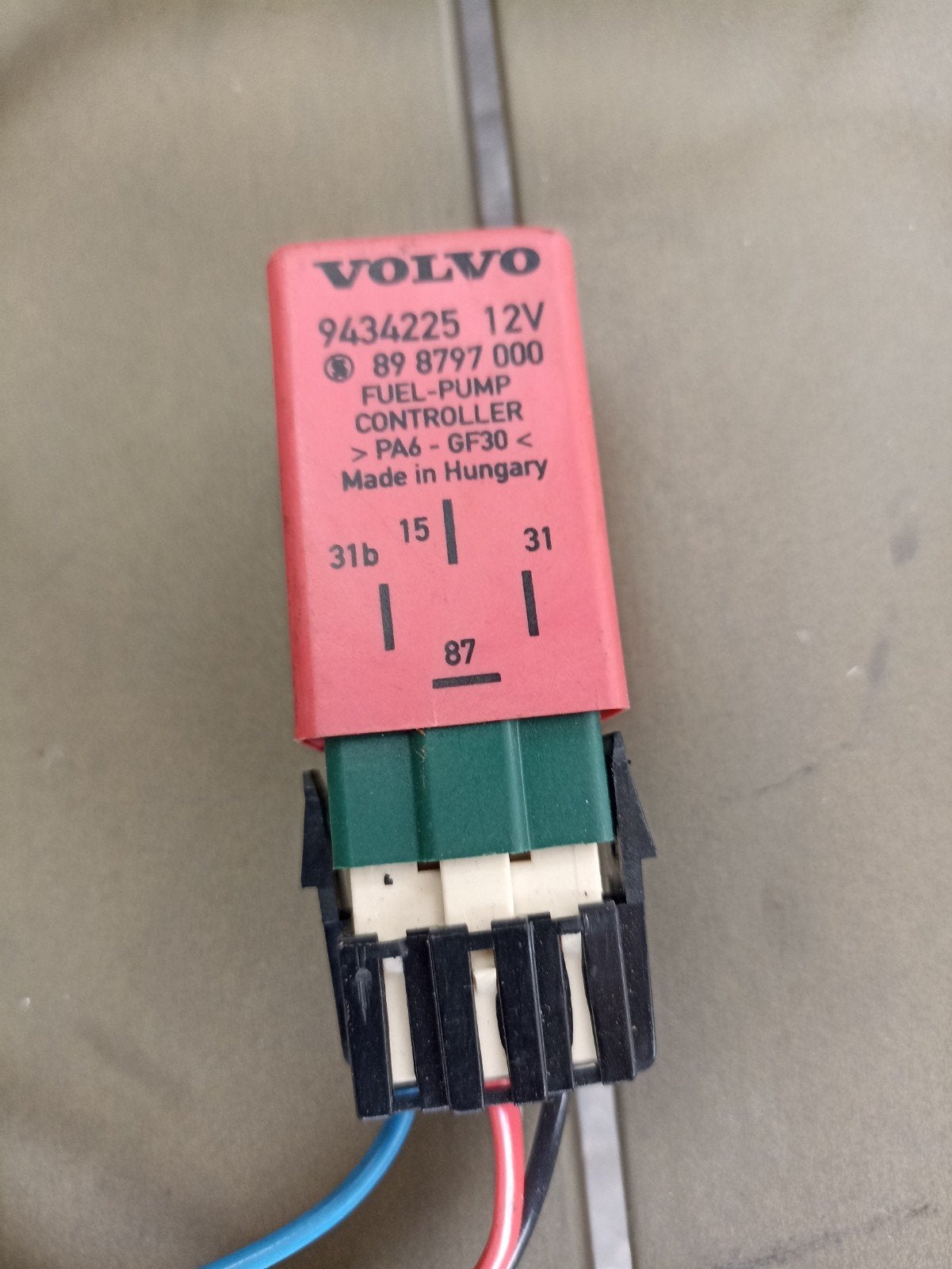 Volvo brandstofpomp relais p/n 9434225, Ophalen, Volvo