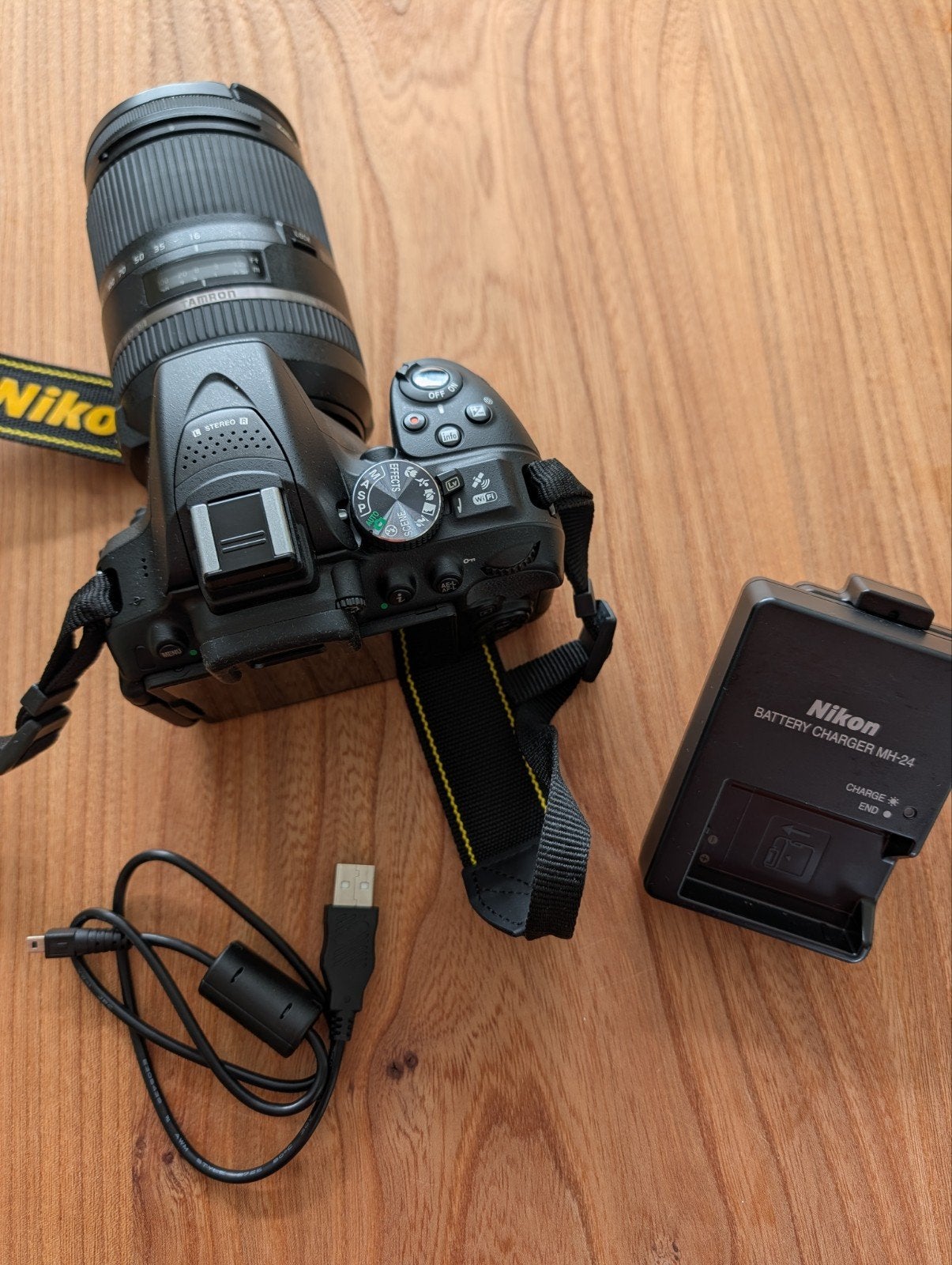 Nikon D5300 met Tamron 16-300mm lens, 1886 kliks, Ophalen of Verzenden