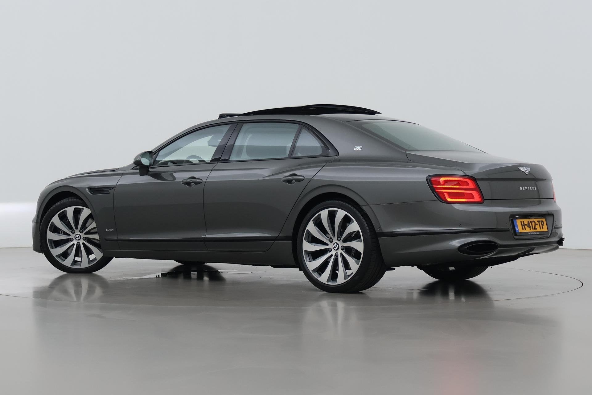 Bentley Flying Spur 6.0 W12 First Edition | NL Auto | NAIM A, Auto's, Bentley, Automaat, 2412 kg, Gebruikt, Euro 6