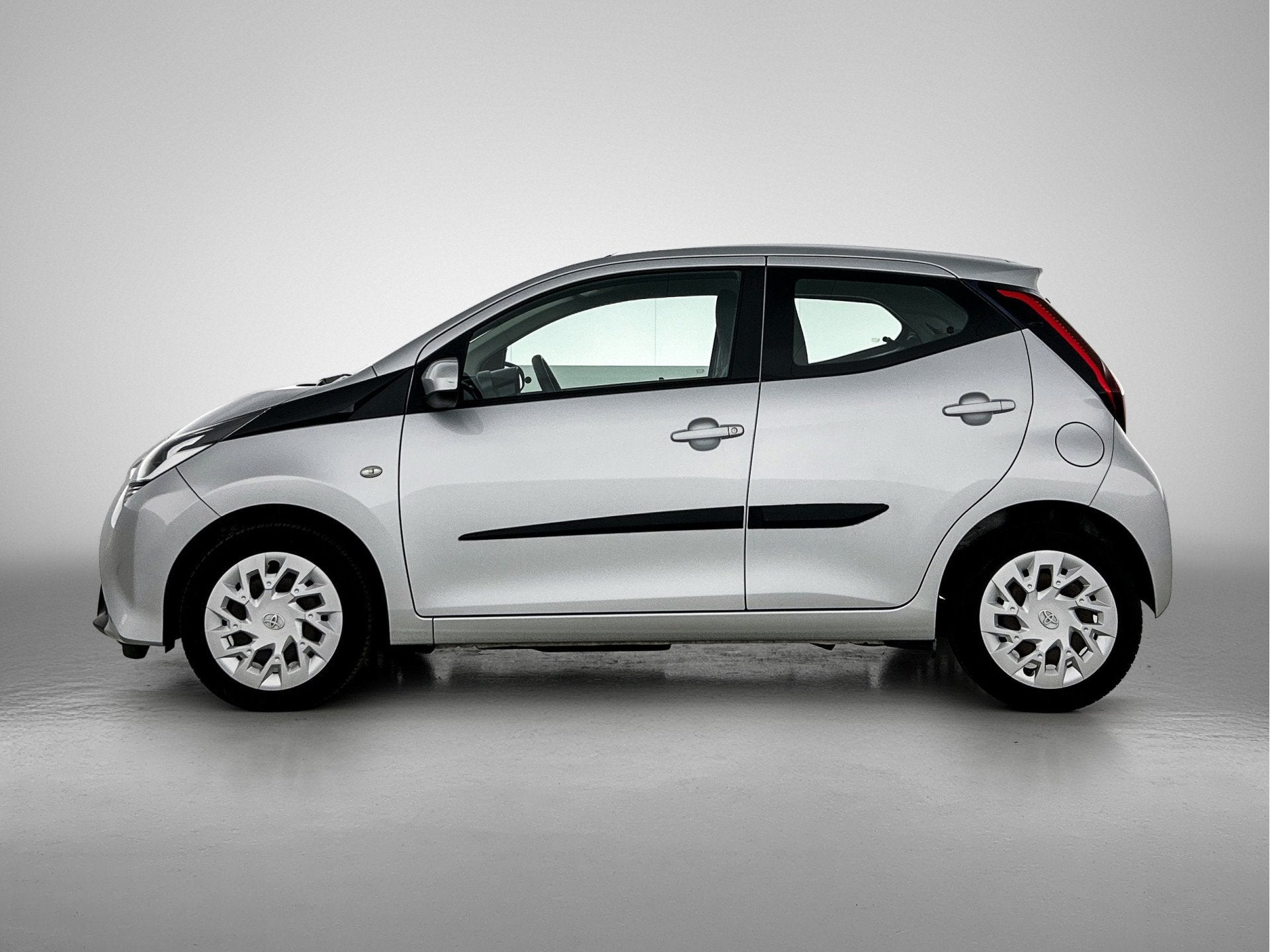 Toyota Aygo 1.0 VVT-i x-play (bj 2018), Voorwielaandrijving, 12 maanden, Stof, Gebruikt