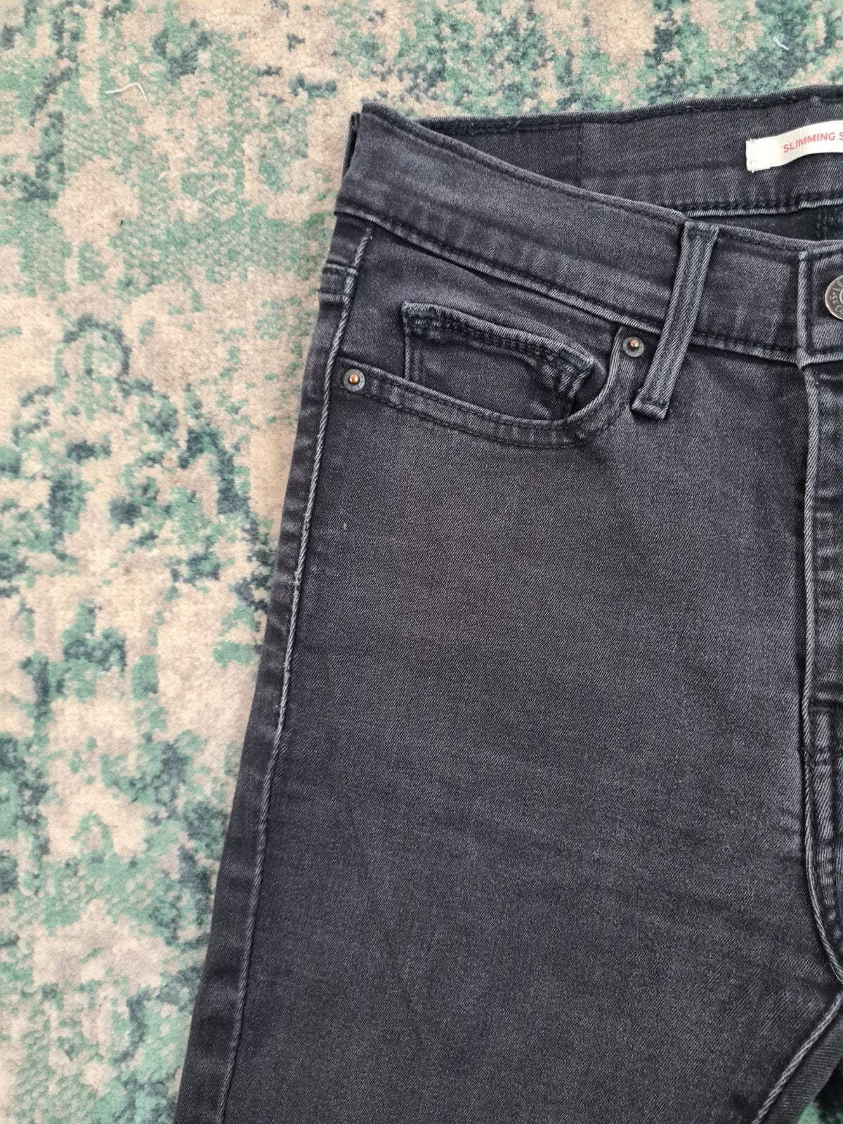Levi’s slimming skinny W26 L30 Dames Tulsi2630 Mid-rise, Zwart, Ophalen of Verzenden, Zo goed als nieuw, W27 (confectie 34) of kleiner