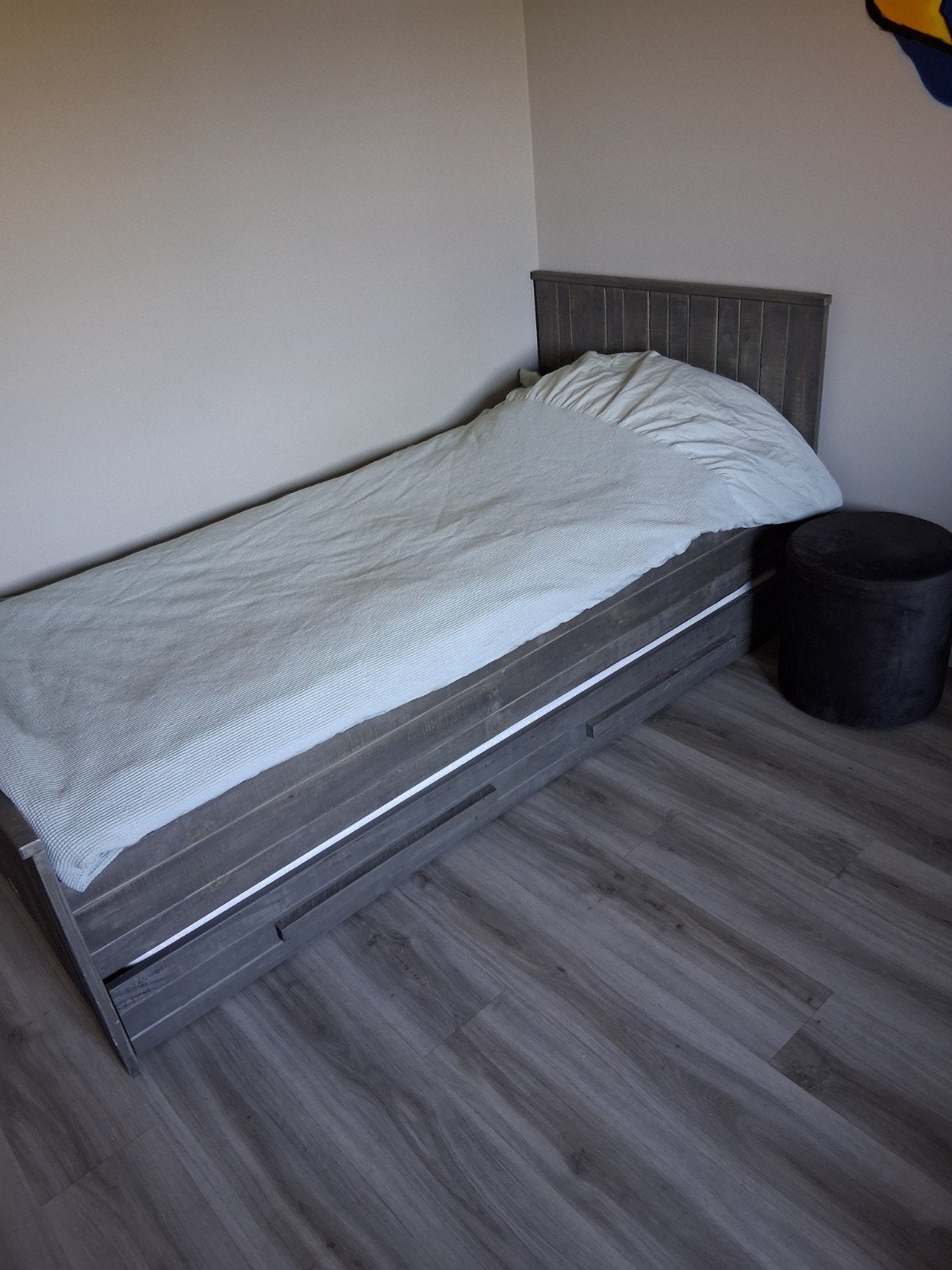 Coming Kids Slaapkamer: Bed, Bureau, Nachtkastje + Auping, Ophalen, 85 tot 100 cm, Gebruikt, Matras