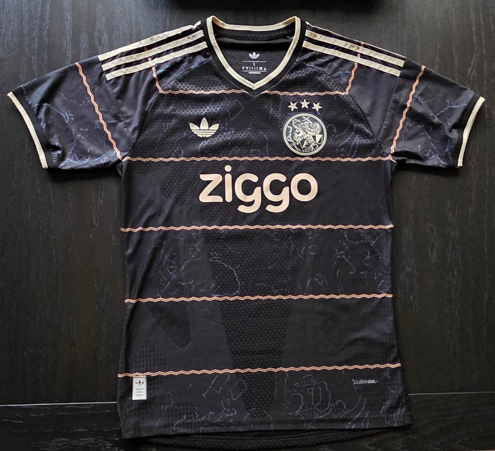 Ajax uitshirt 2026/2027 - Maat L (valt iets kleiner uit), Maat 52/54 (L), Zwart, Ophalen of Verzenden, Zo goed als nieuw