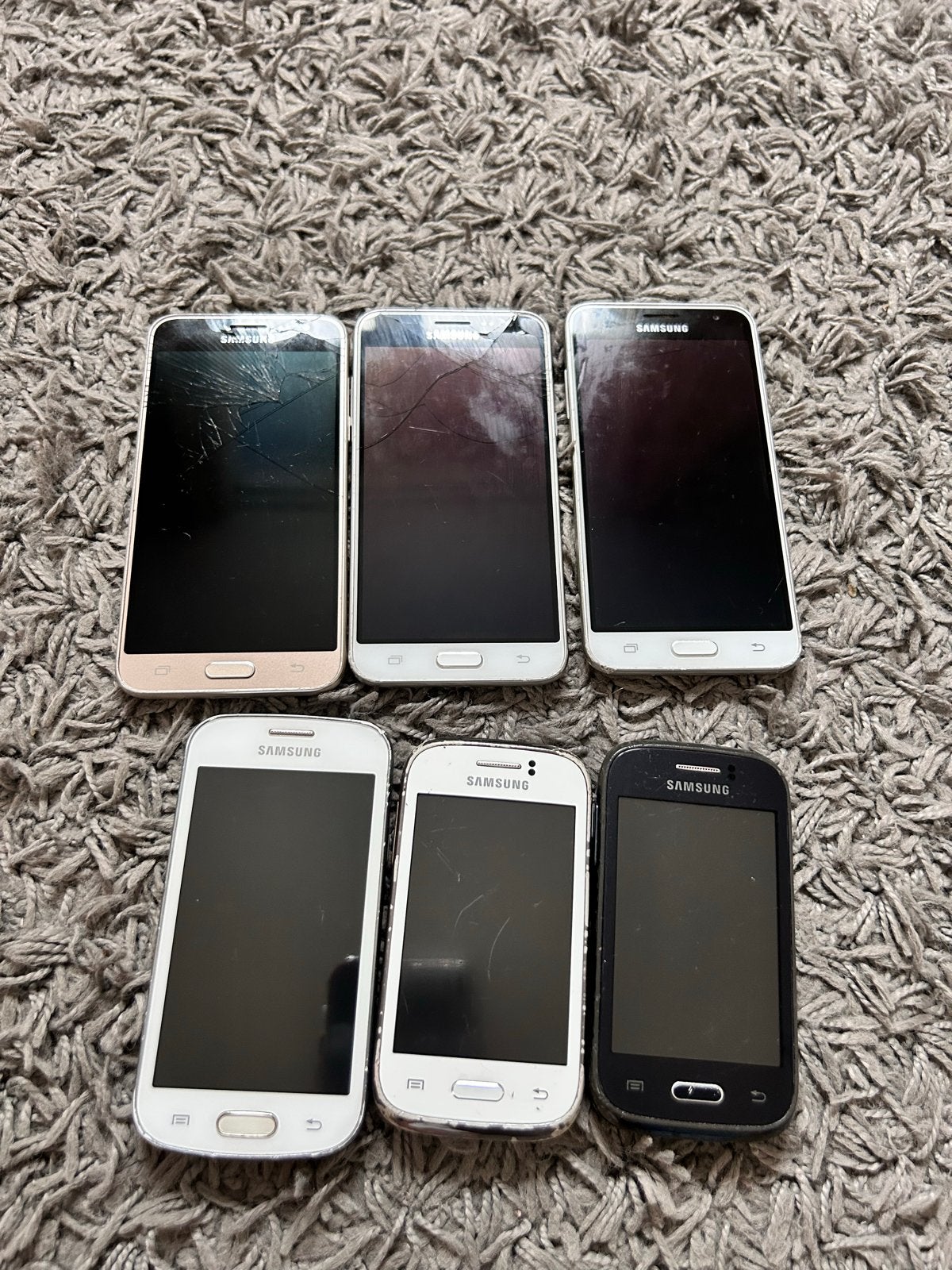 6 Samsung telefoons voor onderdelen/reparatie (J3, Young), Telecommunicatie, Mobiele telefoons | Samsung, Overige modellen, Overige kleuren