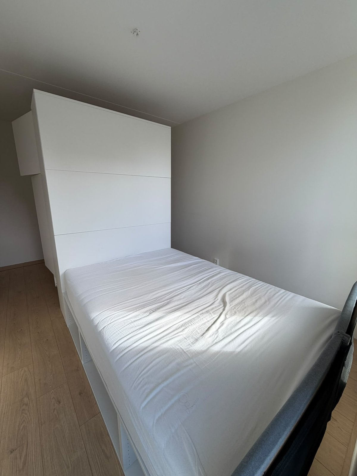 Gratis IKEA PLATSA bed 140x200 +kledingkast –zelf demonteren, Ophalen, Gebruikt, Wit, 140 cm