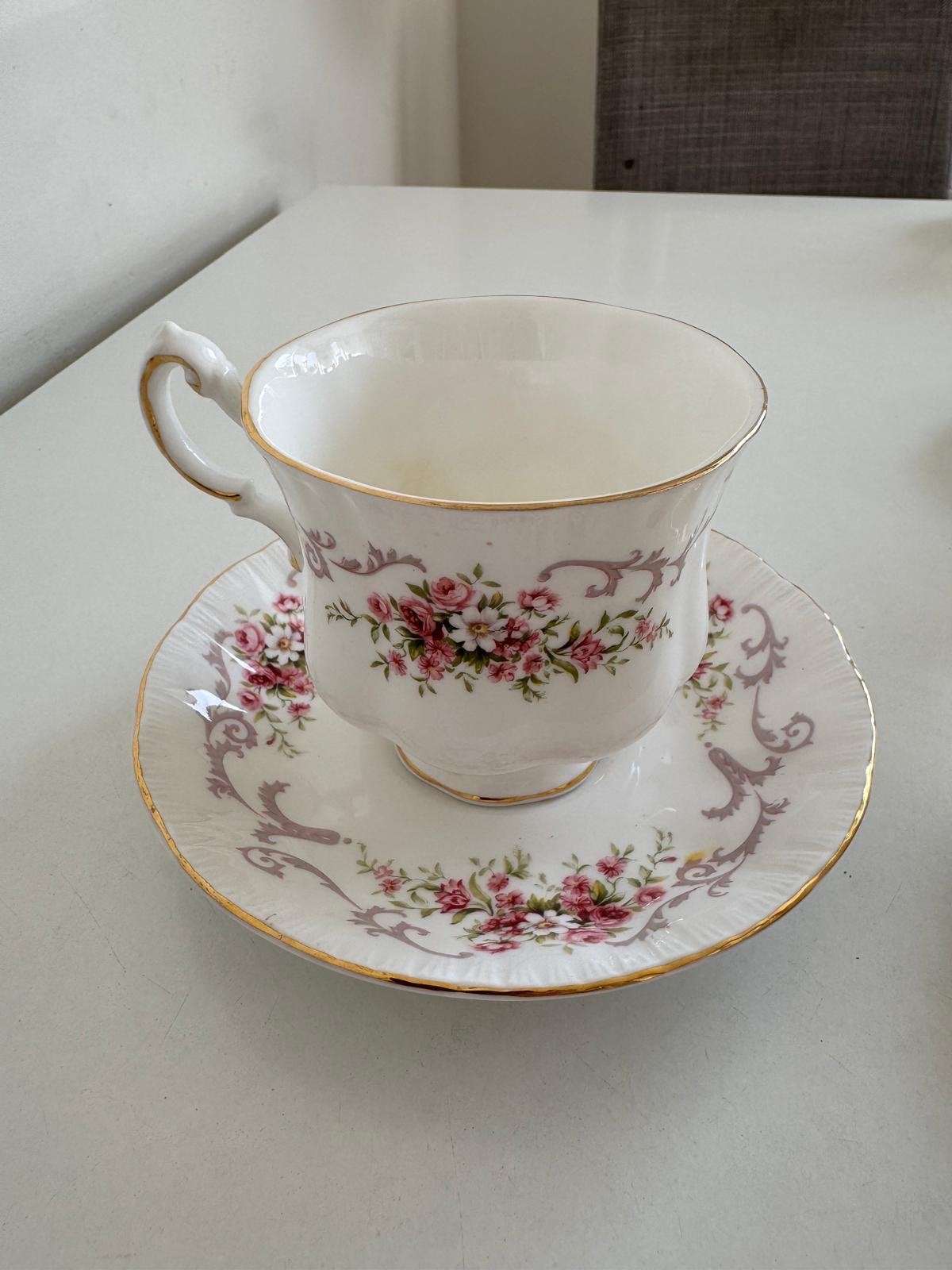 Klassieke Paragon 'Rose Bouquet' kop en schotel, Ophalen of Verzenden