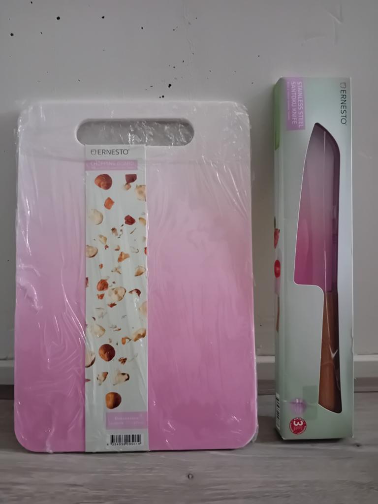 Nieuw! Snijplank en edelstalen santoku mes . 2 delig., Ophalen, Nieuw, Ernesto