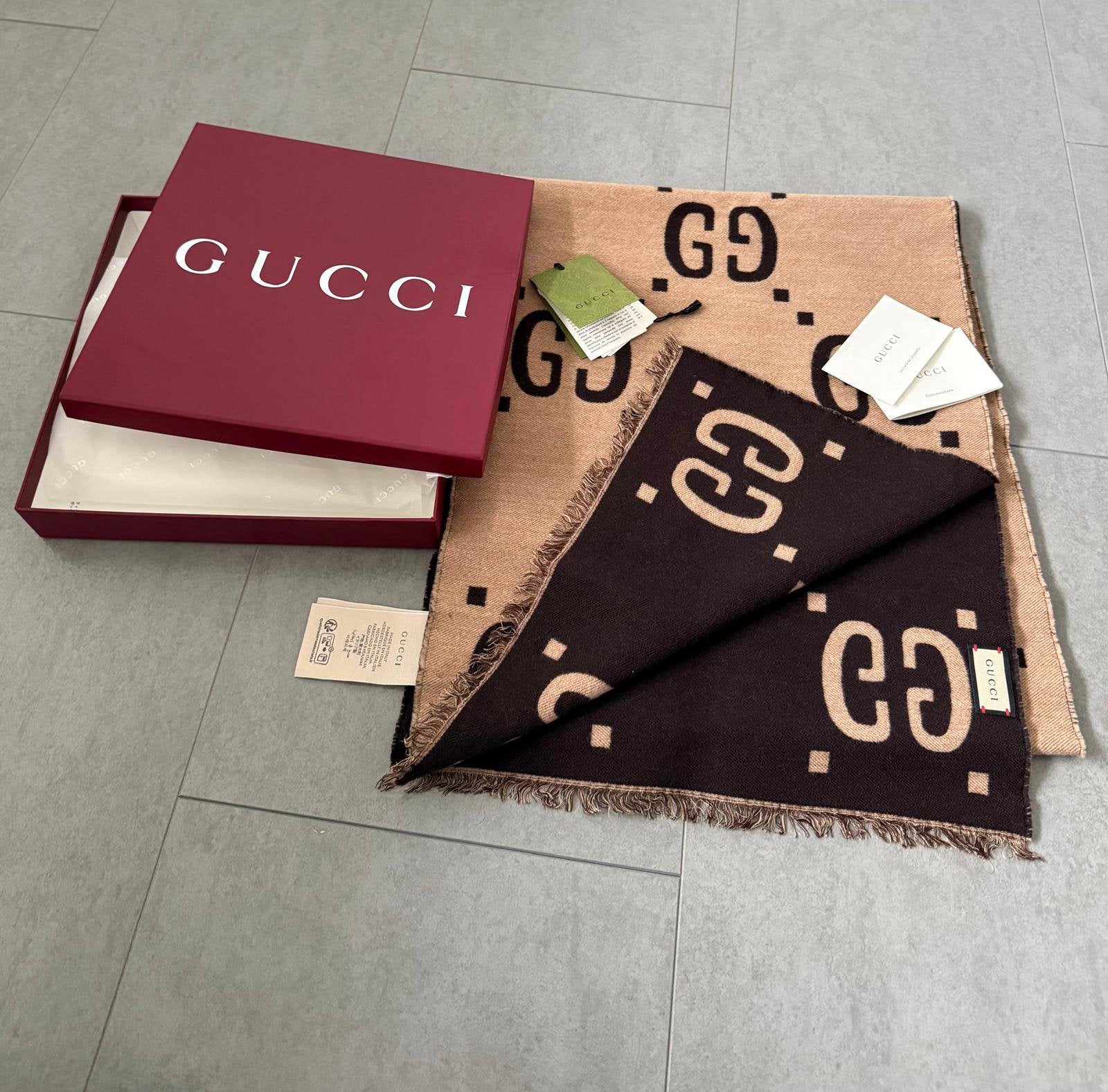 Gucci sjaal, Ophalen of Verzenden, Zo goed als nieuw, Sjaal