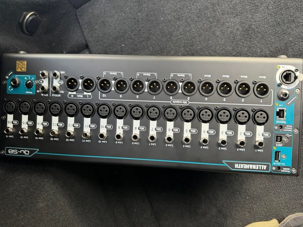 Allen & Heath QU-SB digitale mixer, Muziek en Instrumenten, Mengpanelen, Ophalen of Verzenden, Zo goed als nieuw, 20 kanalen of meer