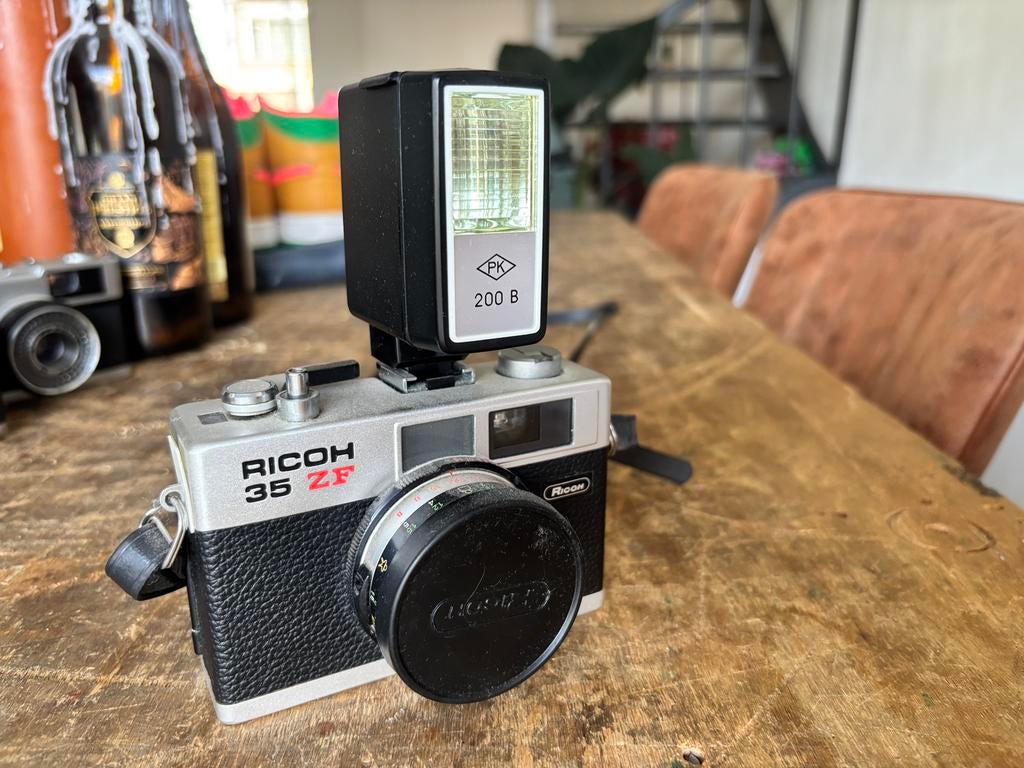 Ricoh 35 ZF met flitser, Ophalen of Verzenden, Zo goed als nieuw, Compact, Overige Merken