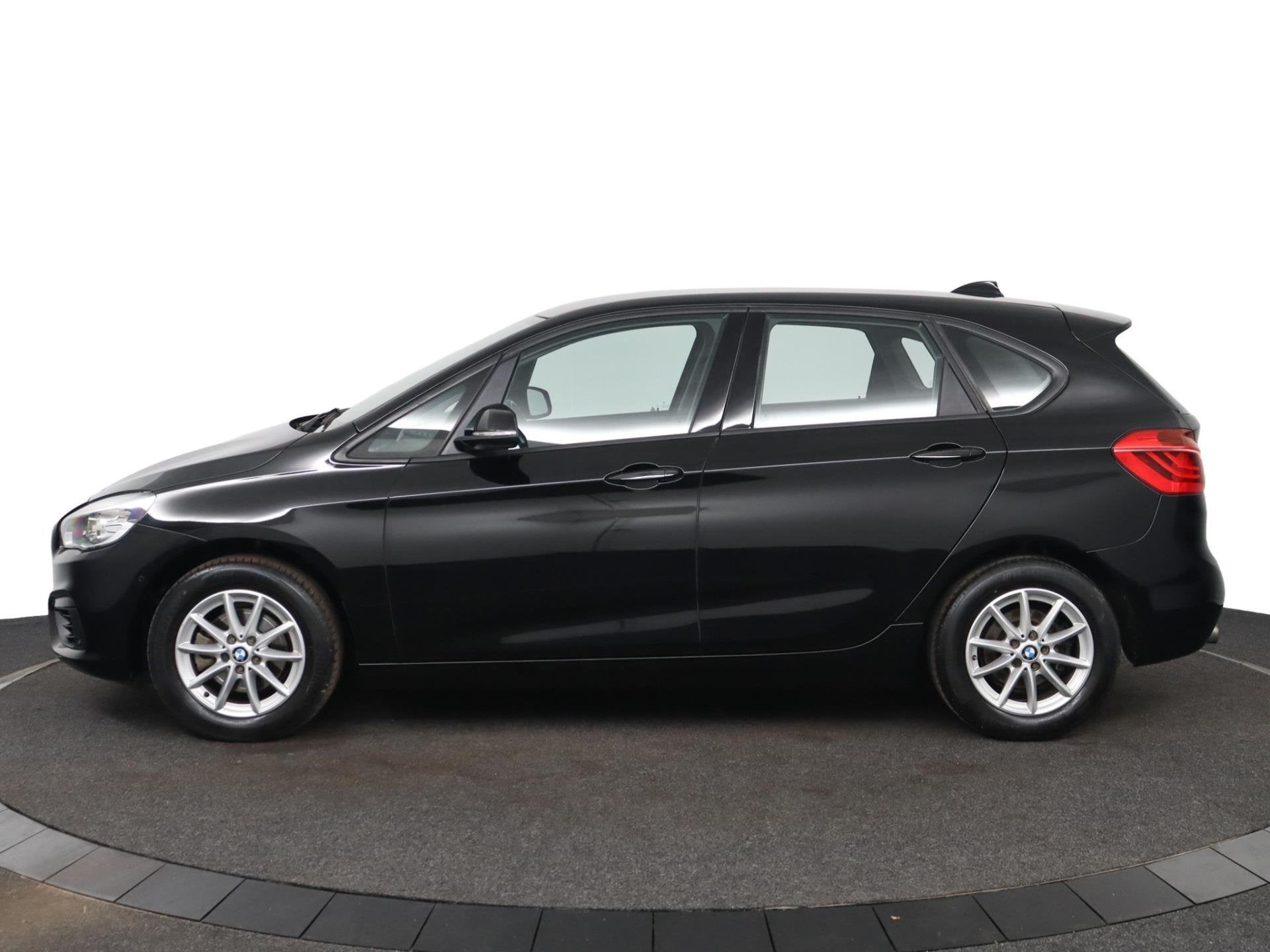 BMW 2 Serie Active Tourer 218i Corporate Executive | NAP | A, Auto's, 1345 kg, Gebruikt, Euro 6, Zwart