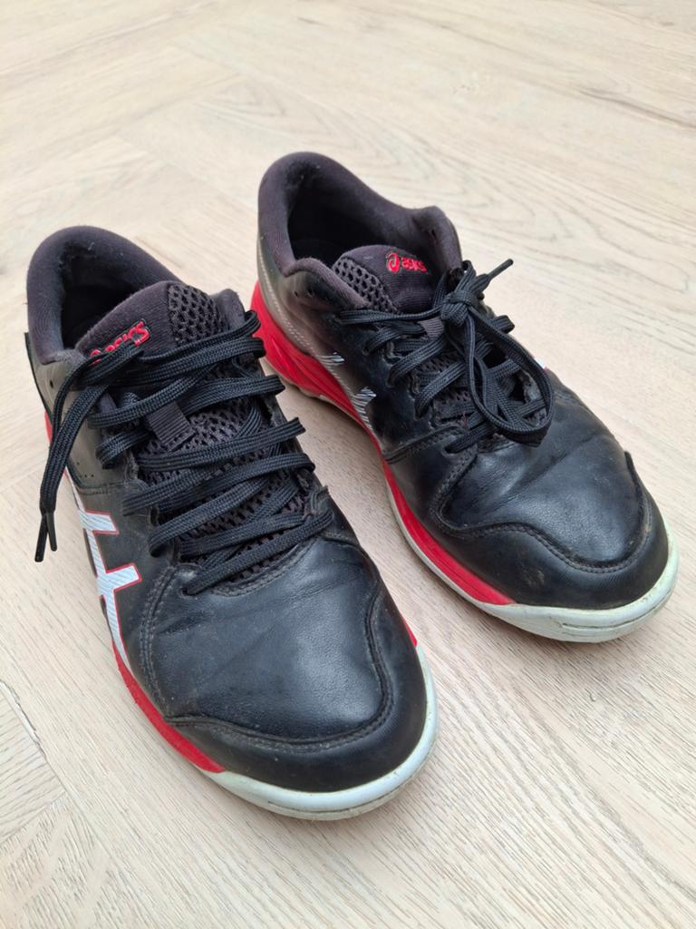 Hockey of korfbal schoenen, Ophalen of Verzenden, Gebruikt, Schoenen