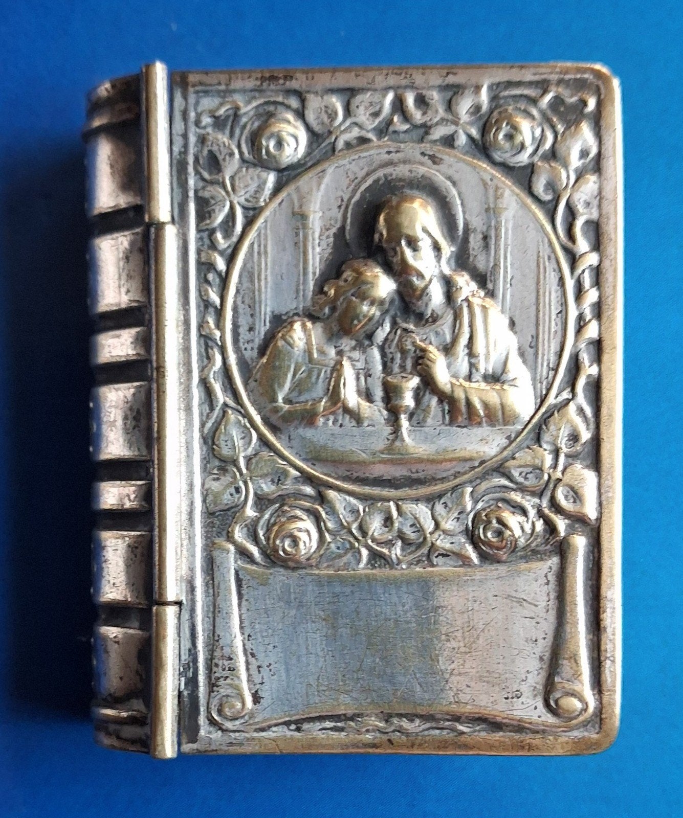 Rozenkrans doosje. I.H.S. Oud.  Metaal. 5/4/1.2 cm., Ophalen, Gebruikt, Overige typen, Christendom | Katholiek