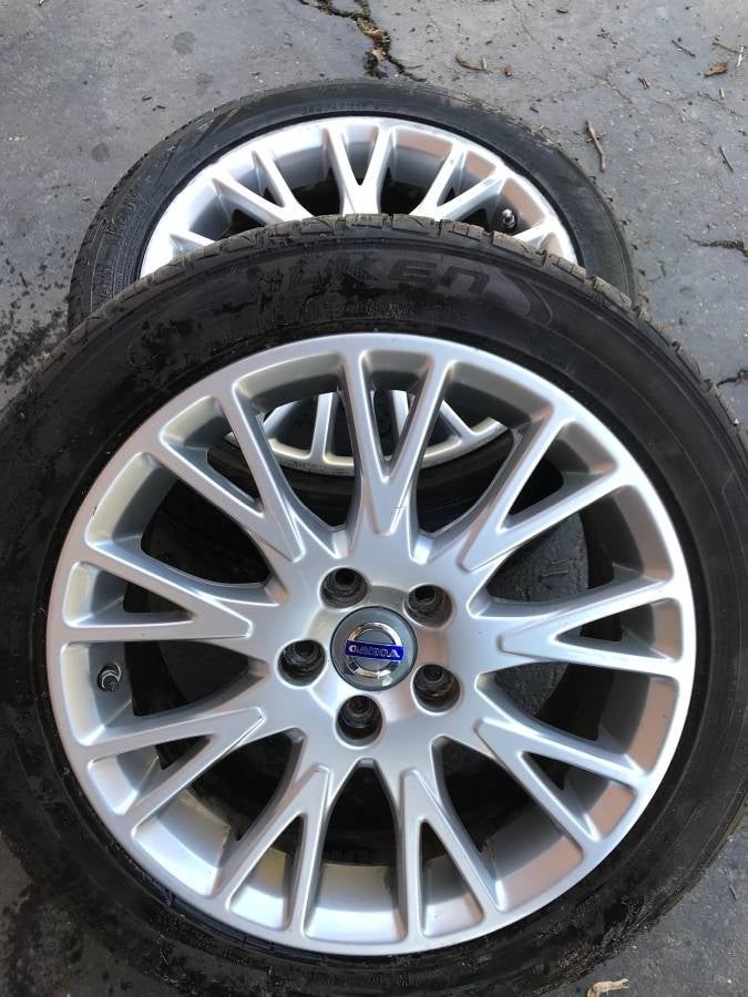 Gezocht: 1x Volvo Orpheus 17 inch velg, Ophalen of Verzenden, Gebruikt, Volvo