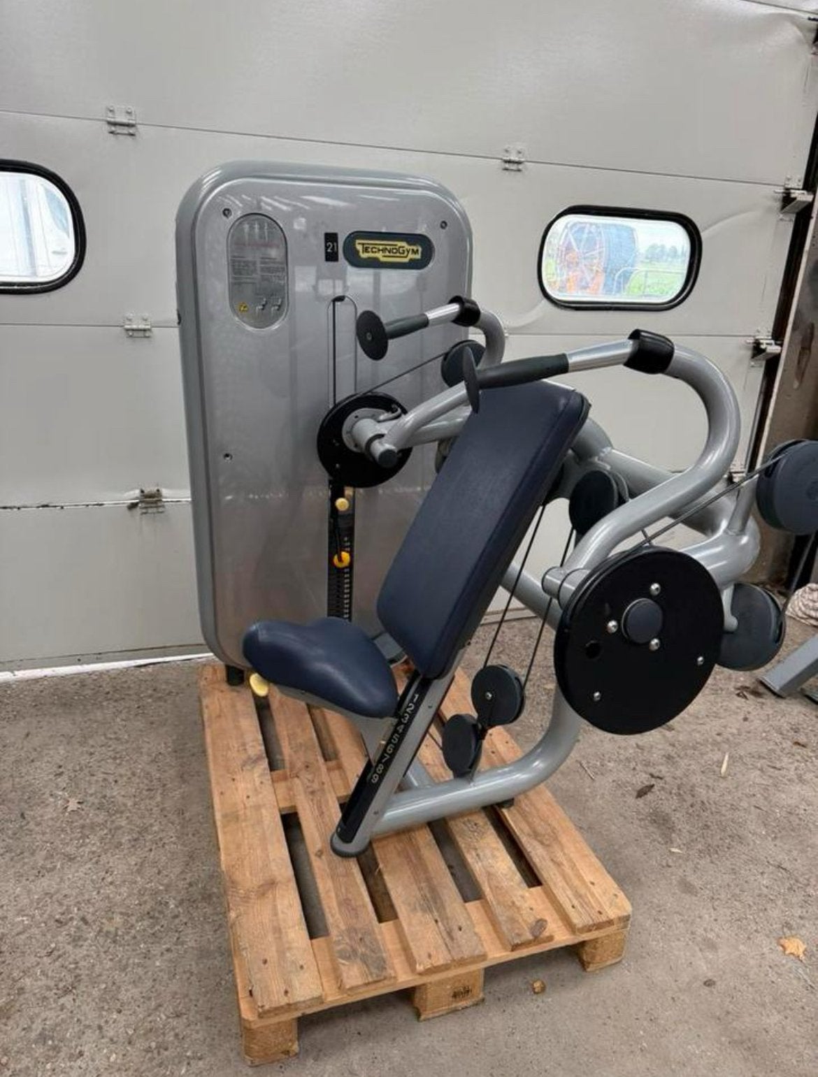 Technogym Element Tricep extension / triceps / trizeps, Ophalen, Benen, Gebruikt, -