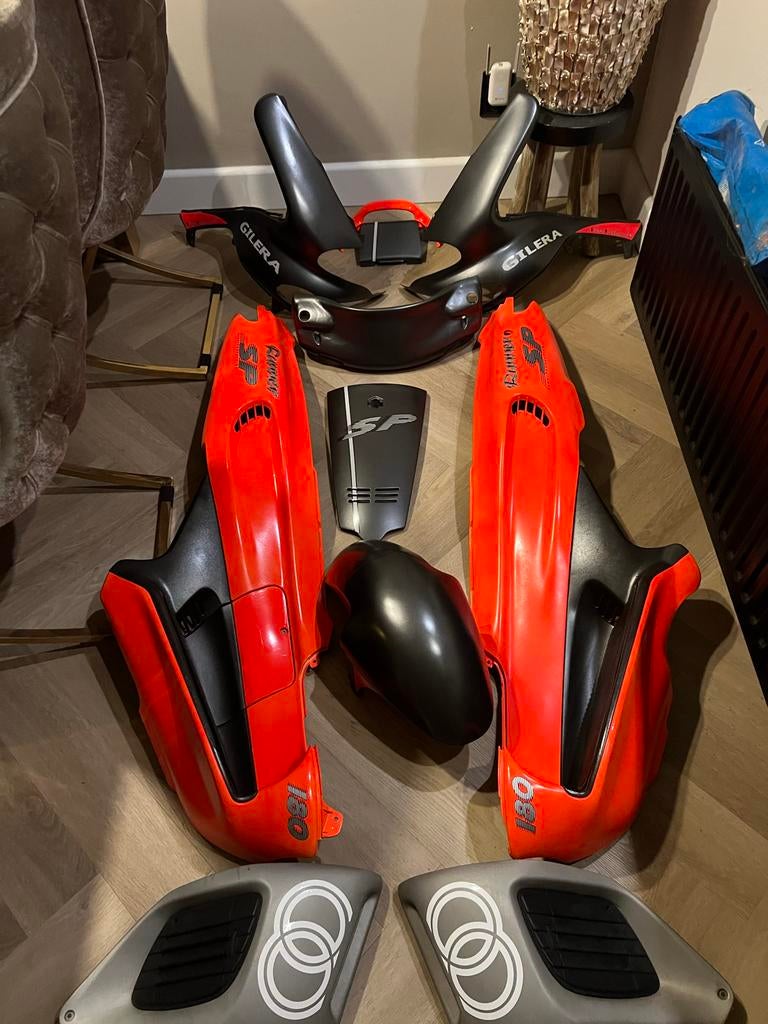 Gilera Runner SP 180cc KappenSet fluo rosso 50cc 125cc fxr, Ophalen of Verzenden