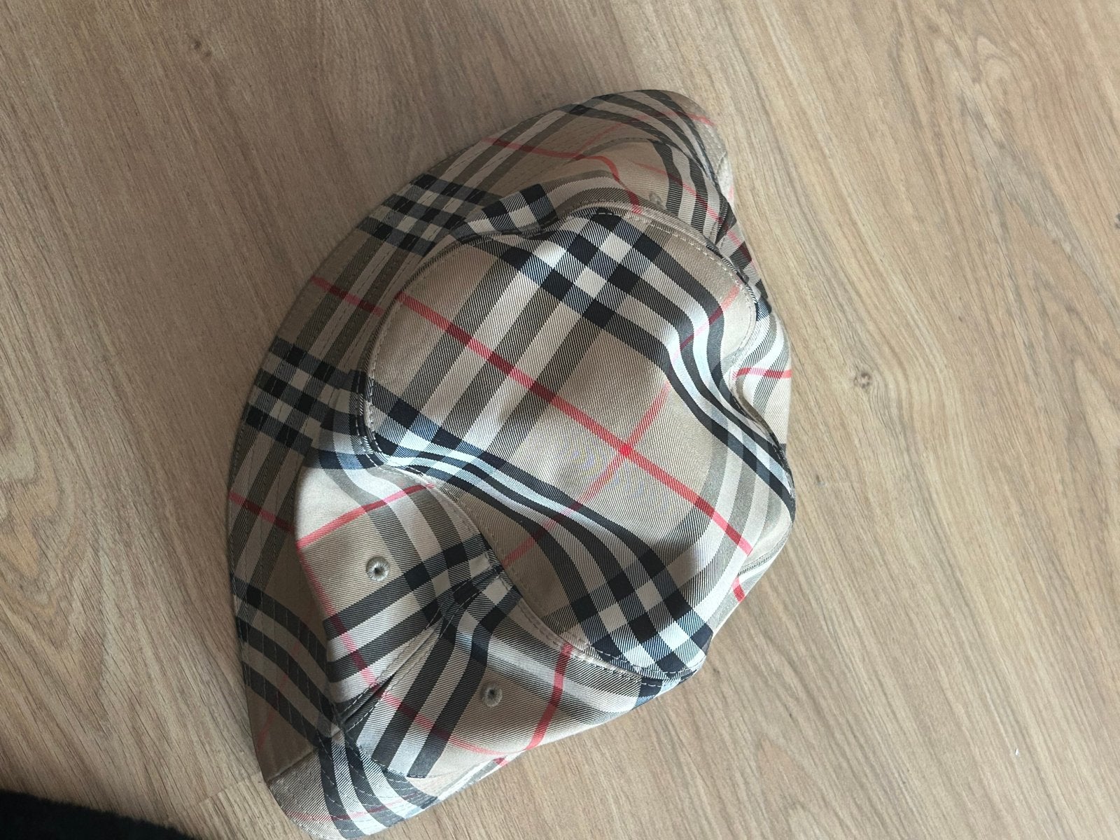 Burberry bucket hat, Ophalen of Verzenden, Zo goed als nieuw, 58 cm (L, 7¼ inch) of meer, Hoed
