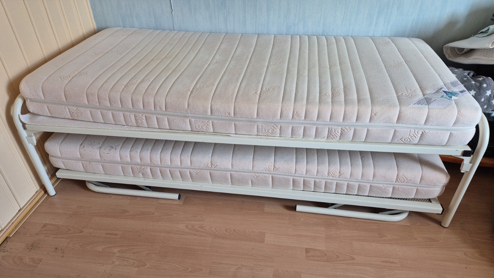Eenpersoonsbed met uitschuifbaar logeerbed, Ophalen, Gebruikt, 90 cm, Eenpersoons