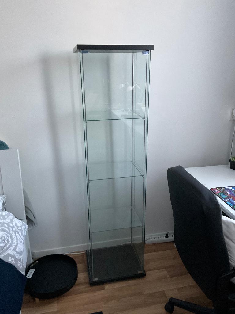 Vitrinekast Ikea, Huis en Inrichting, Ophalen, Minder dan 50 cm, Met deur(en), Modern