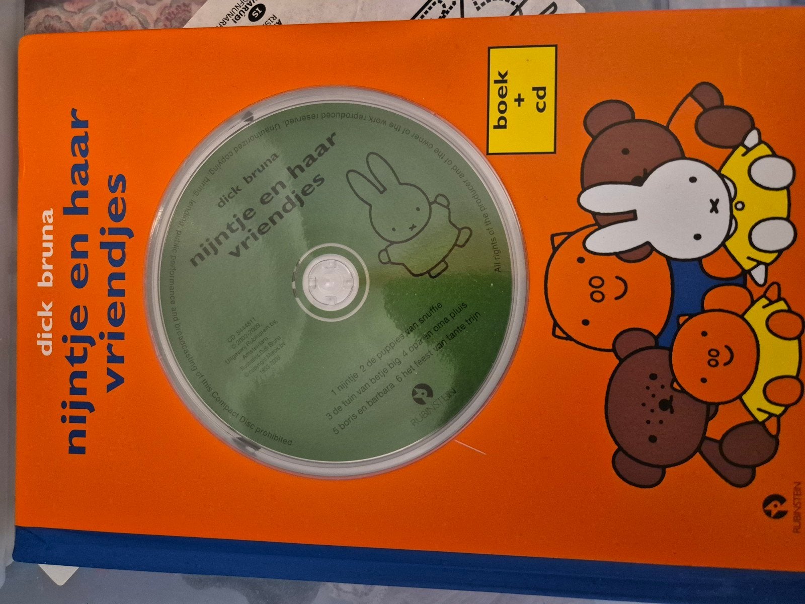 Nijntje en haar vriendjes boek + CD - Dick Bruna, Boeken, Ophalen of Verzenden, Nieuw, Dick Bruna, 2 tot 3 jaar