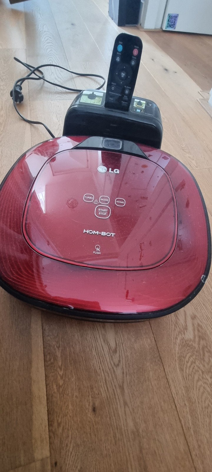 LG Hom-Bot Robotstofzuiger met Afstandsbediening, Witgoed en Apparatuur, Stofzuigers, Ophalen of Verzenden, Robotstofzuiger, Reservoir