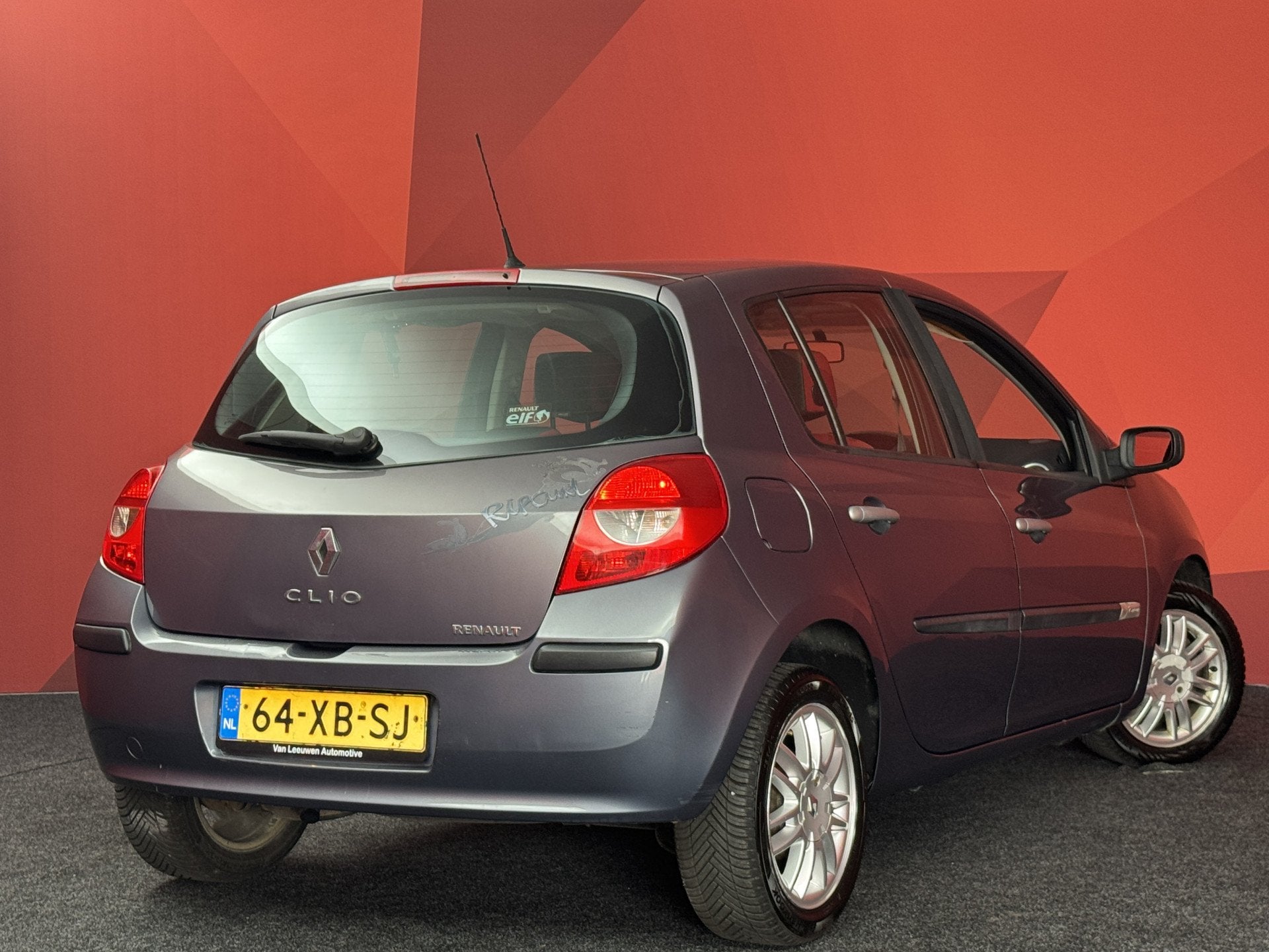 Renault Clio 1.2-16V Rip Curl | Airco | Pano | (bj 2007), Auto's, Voorwielaandrijving, Gebruikt, Zwart, 4 cilinders