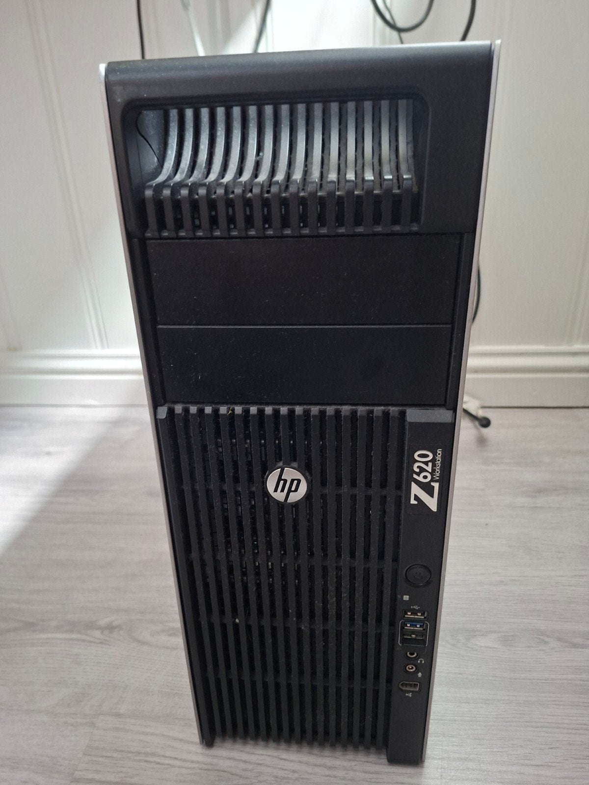 HP Z620 Workstation - Intel Xeon E5-2660, 96GB RAM, Quadro, Computers en Software, Desktop Pc's, Ophalen, Intel Xeon E5-2660, 64 GB of meer